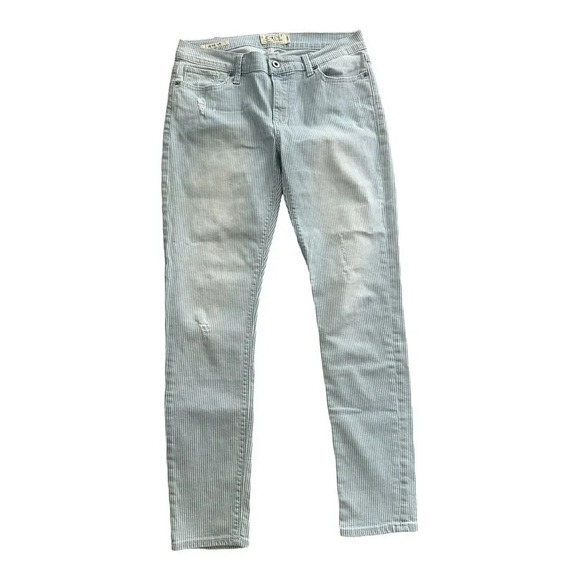 Lucky Brand Pin Striped Light Wash Jeans Brooke Capri Size 6 - Picture 1 of 4
